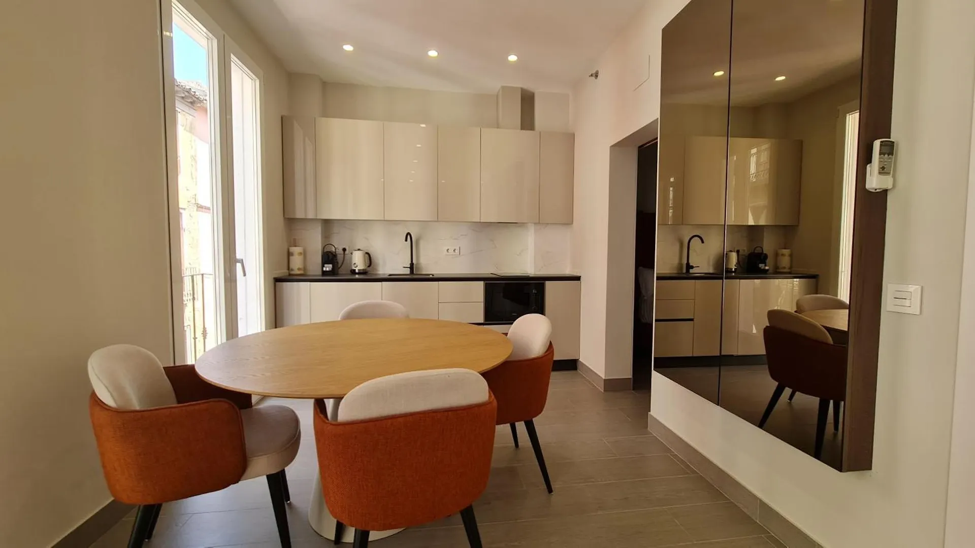 Navas 201 Elegant Suite Granada Apartment